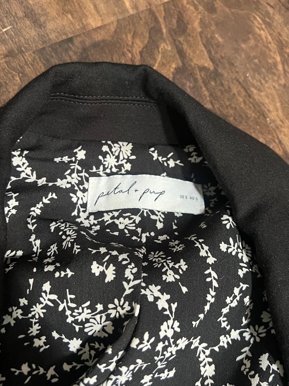 Petal & Pup Black Tailored Blazer - Picture 5 of 6
